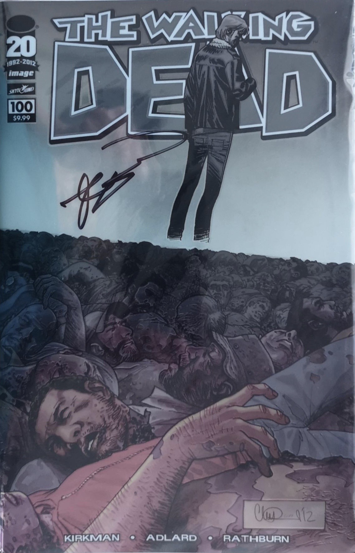 The Walking Dead # 100 signé par Robert Kirkman – Image 2